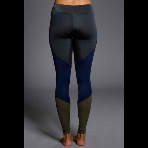 Onzie yoga chevron track color block legging - Picture 4 of 11